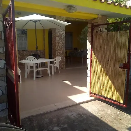 Guest house Locazione Turistica Torre Squillace