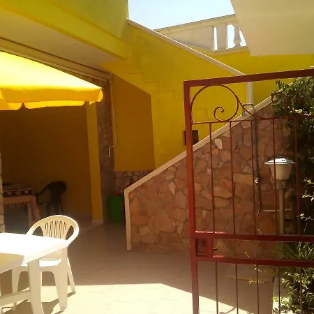 Guest house Locazione Turistica Torre Squillace Sant Isidoro (Apulia)